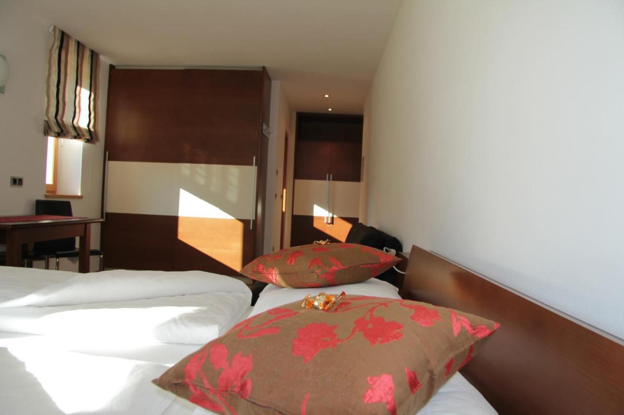 Garni - Hotel Am Burghuegel San Candido Extérieur photo